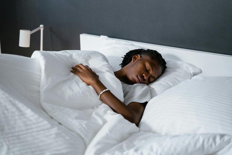 How to Choose the Right Pillow for Better Sleep: A Complete Guide